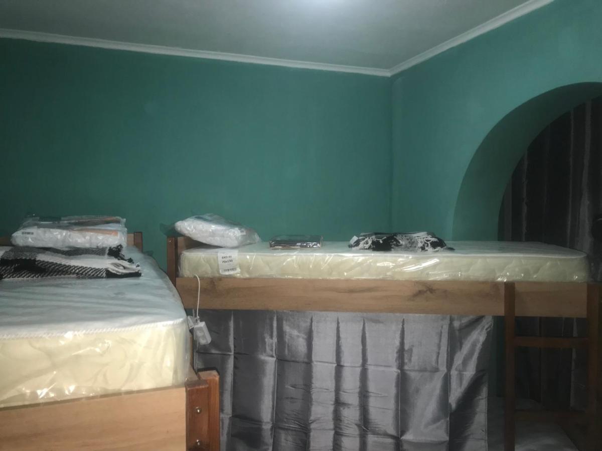 Ararat-Borschagovskaya Hostel Kiev Luaran gambar