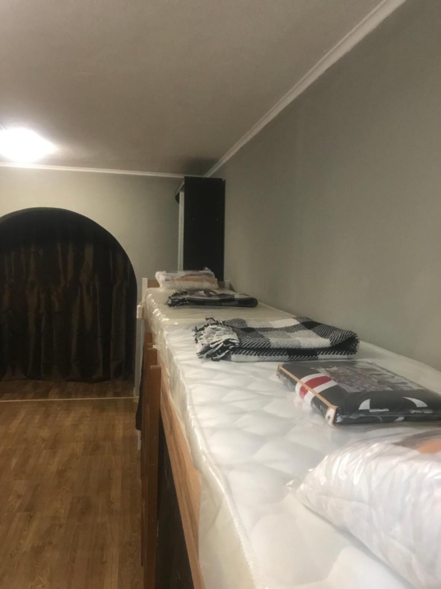 Ararat-Borschagovskaya Hostel Kiev Luaran gambar